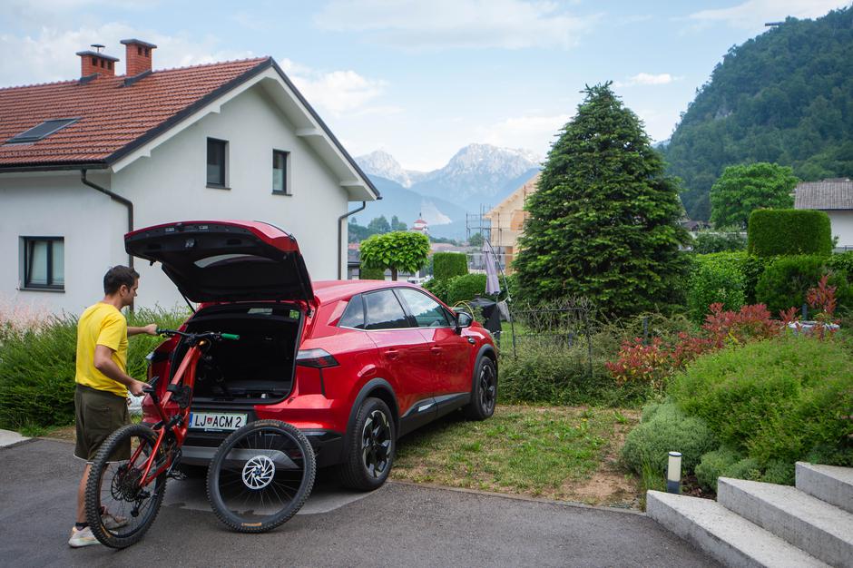 Mitsubishi Grandis | Avtor: Anže Petkovšek