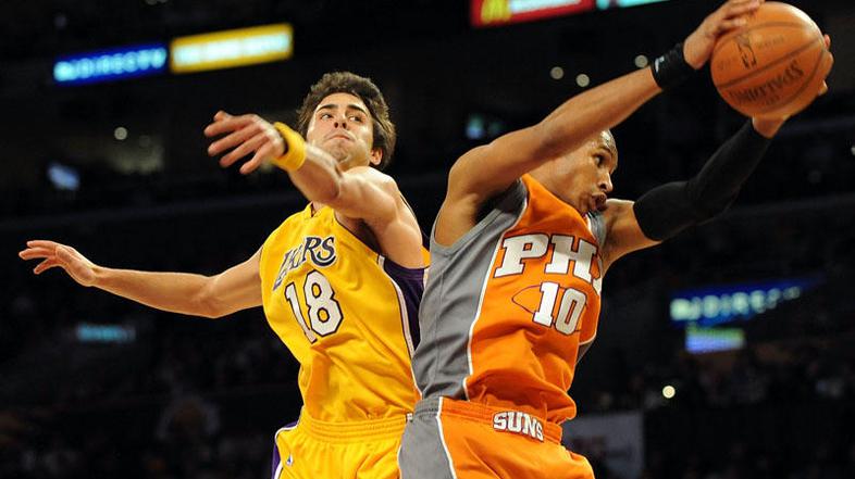 Saša Vujačić (levo) je zelo dobro izkoristil sedem minut, ki mu jih je namenil s