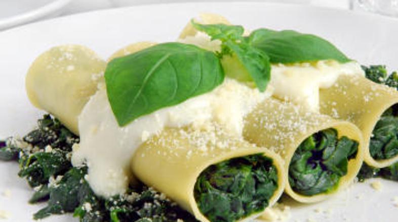 Postrezite skupaj s paradižnikovo omako.