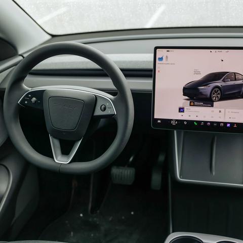 Tesla Y
