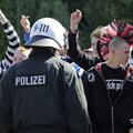 Avstrijska policija incident - vključno z navedbami nekaterih očividcev, da je b