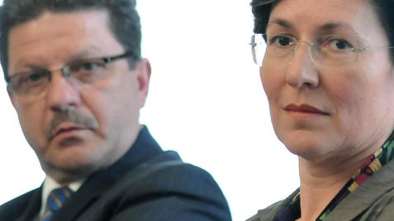 Predsednica Zdravniške zbornice Slovenije Gordana Živčec Kalan se je danes odzva