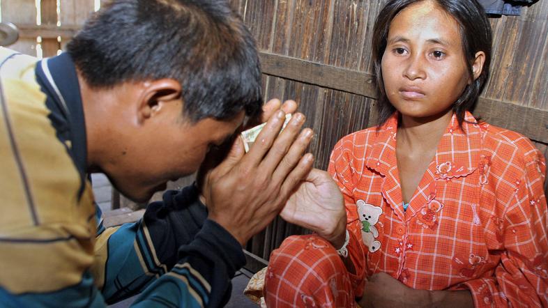 28-letna Rochom se je navadila na življenje v vasi. (Foto: AFP)