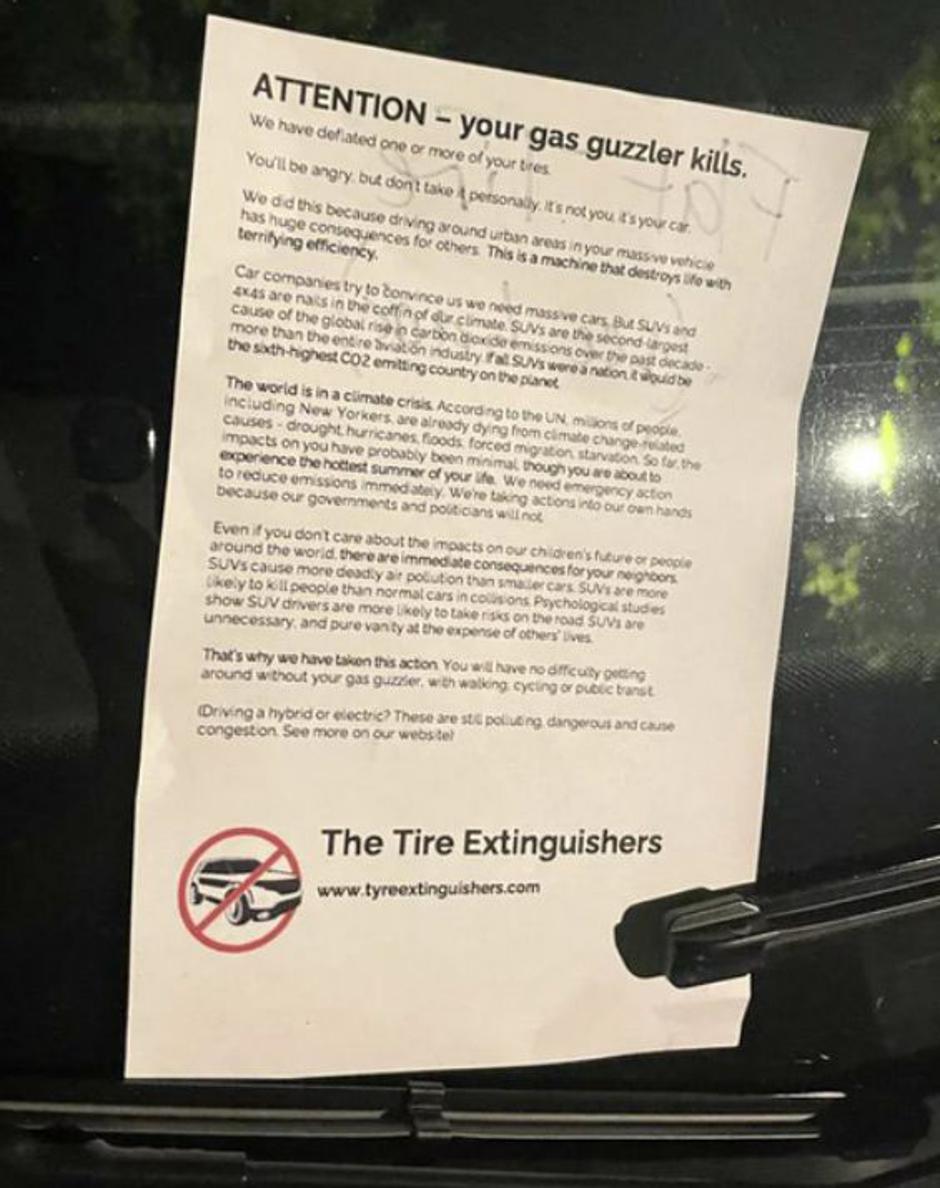 Prazna pnevmatika | Avtor: The Tire Extinguishers