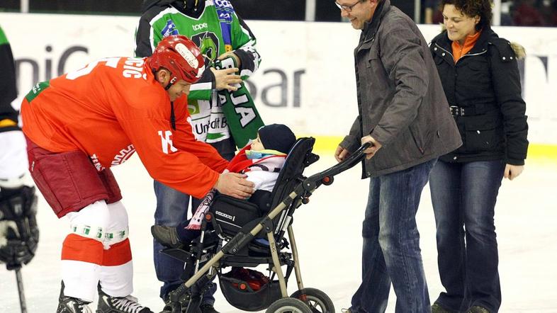 dobrodelna tekma legende slovenskega hokeja Olimpija Jesenice Tivoli Jakec in ča