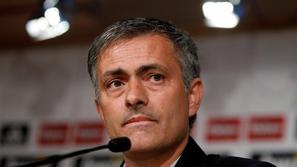 Mourinho je zdaj tudi uradno začel vojno s še enimi novinarji. Po italijanskih š