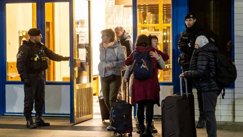 letalo letališče potniki