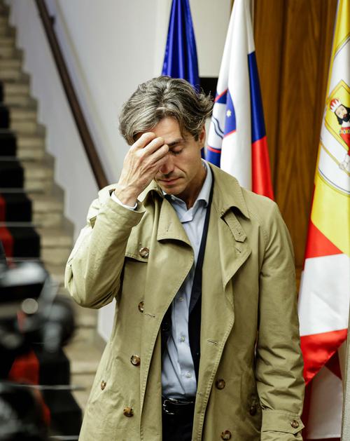 gregor macedoni, luka mesec