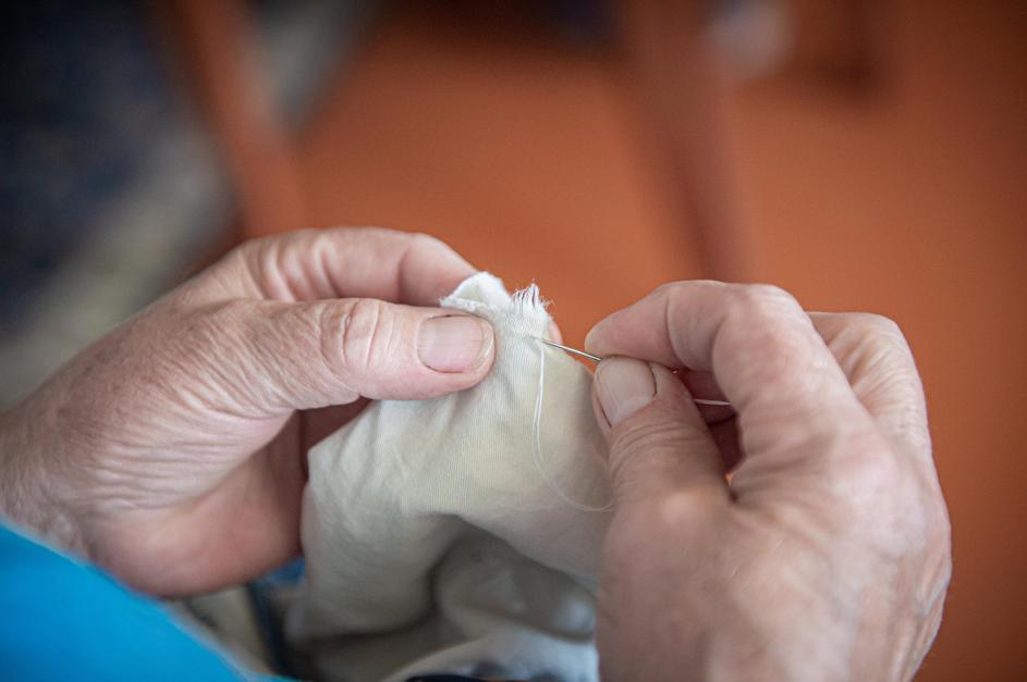 stara gospa upokojenci upokojenka revščina ostareli ostarela