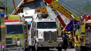 NESREČA, TOVORNJAK, AVTOBUS, ZDA