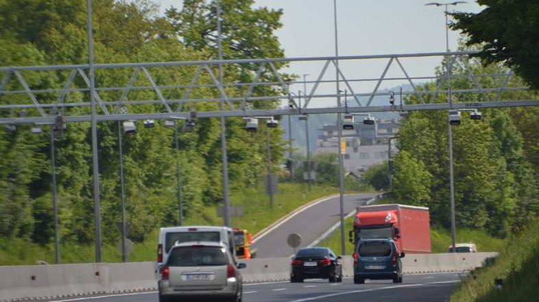 Darsov nadzorni sistem za elektronsko cestninjenje