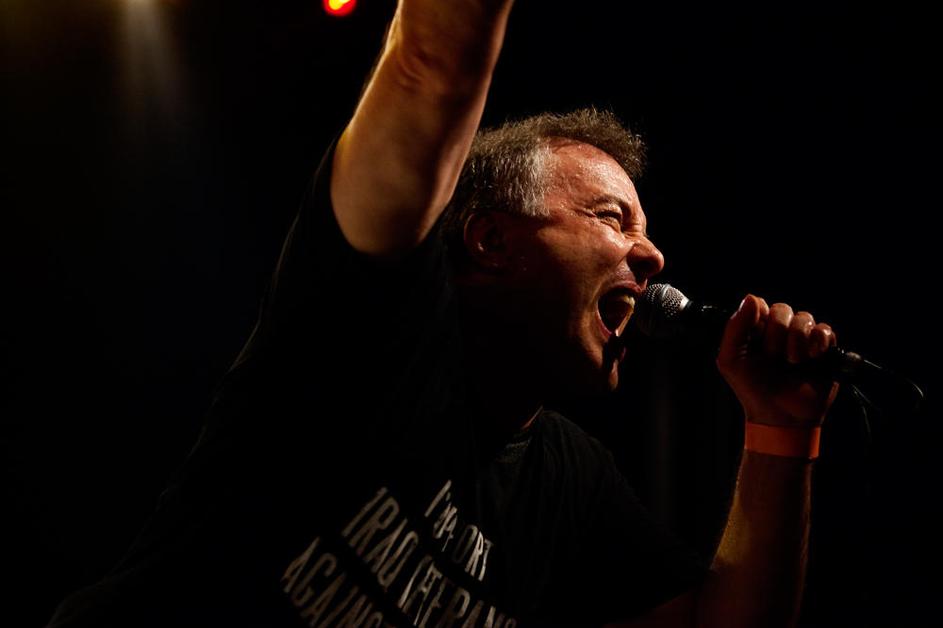 Jello Biafra and the Guantanamo School of Medicine v Kinu Šiška