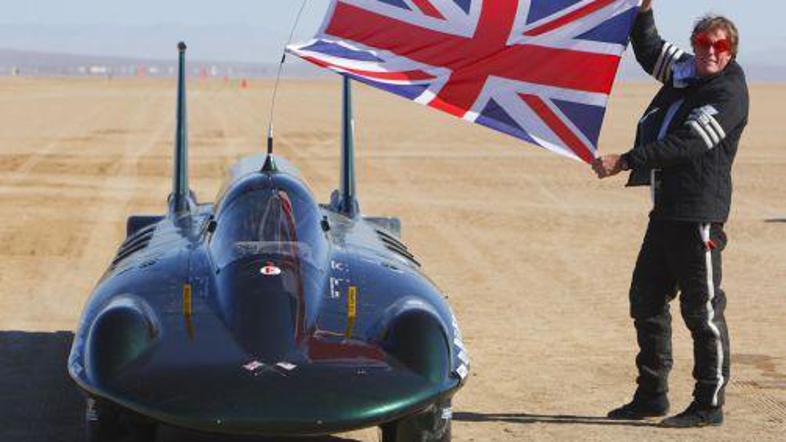 Avtomobil s katerim je bil postavljen rekord je izdelan iz lahkih materialov, ka