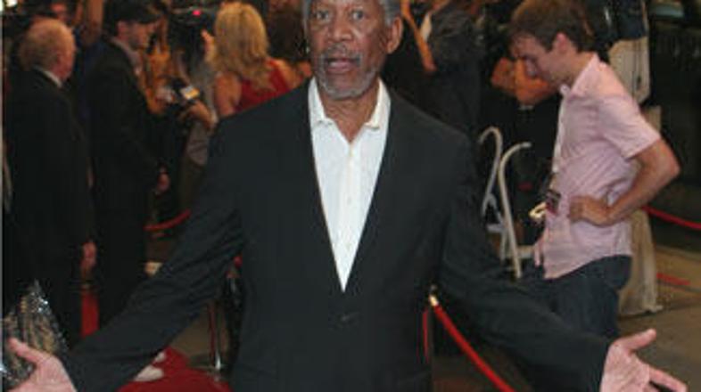 Pri 71 letih se ločuje.