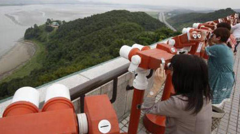 Meja med Korejema je spet odprta.