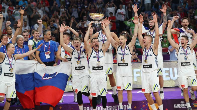 Finale Eurobasket, Slavje