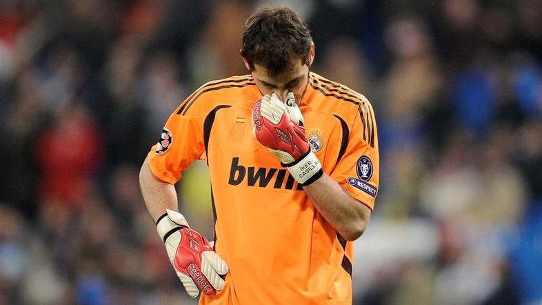 Iker Casillas ni mogel verjeti svojim očem. (Foto: Reuters)