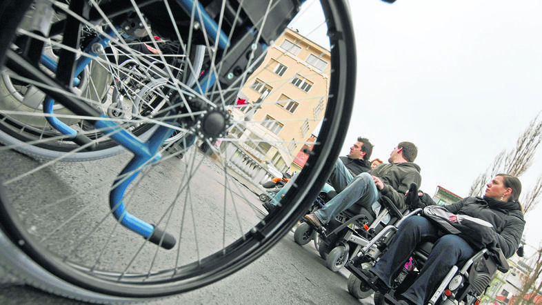 V društvu študentov invalidov menijo, da bi bilo v središču mesta lahko bolje po