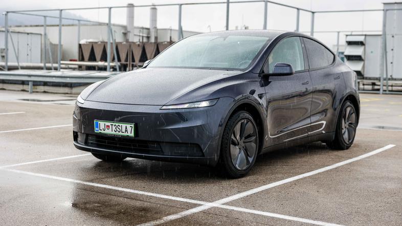 Tesla Y