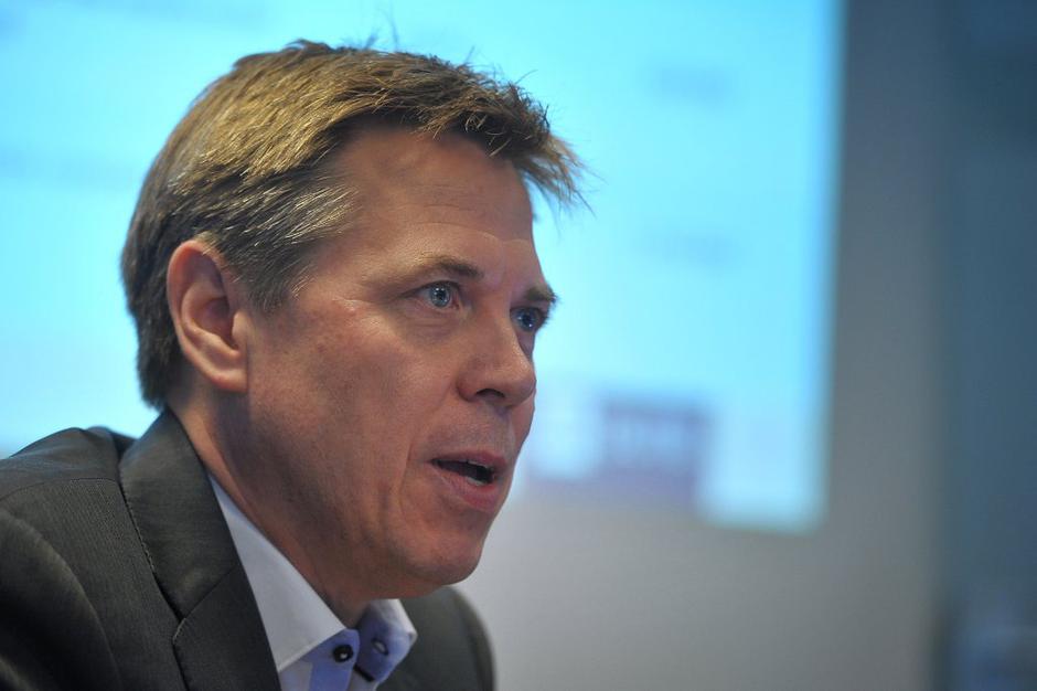 DUTB | Avtor: Anže Petkovšek