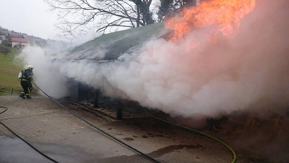 Požar lesene ute | Avtor: PGD Fram