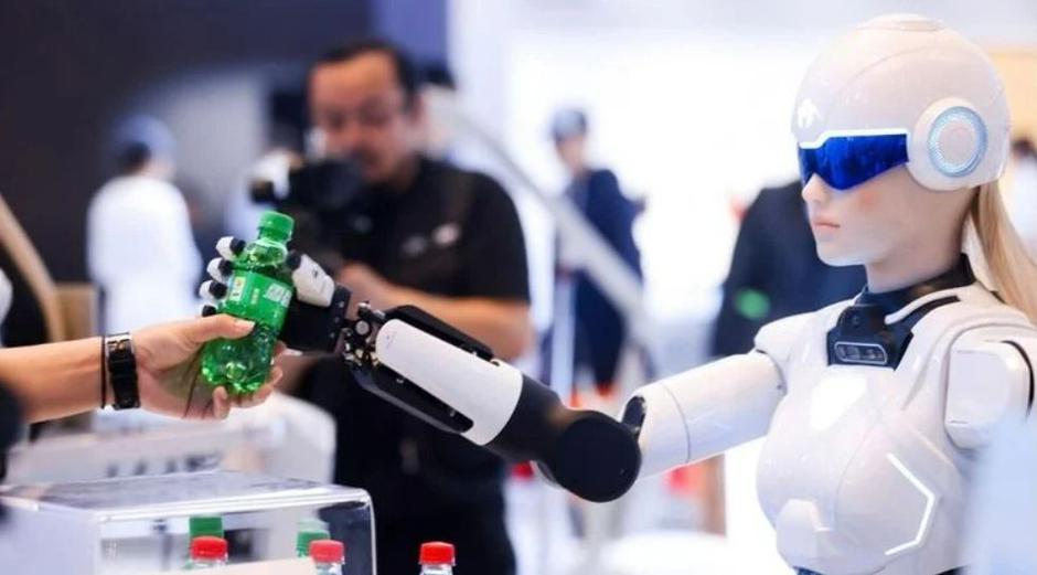 Humanoidni robot | Avtor: Chery