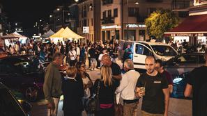 Prodaja hitre hrane na dogodku