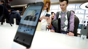 Trgovina z mobilnimi telefoni