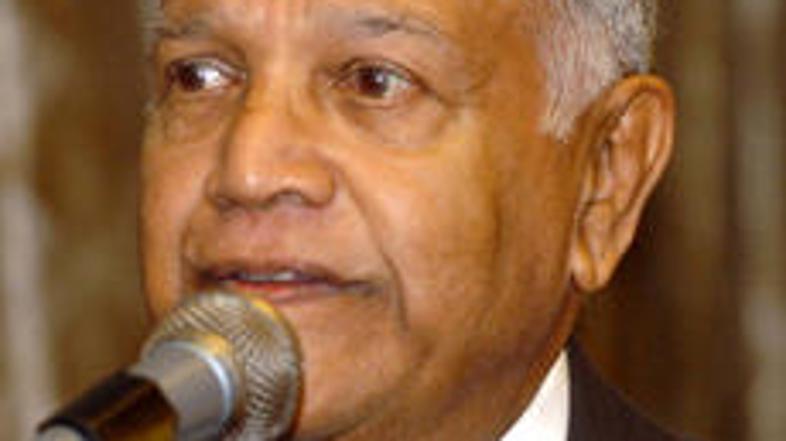 Christopher Weeramantry je nagrado prejel za krepitev vladavine mednarodnega pra