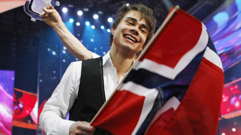 Lanskoletno zmagovalno pesem Evrovizije je odpel Alexander Rybak. (Foto: Reuters
