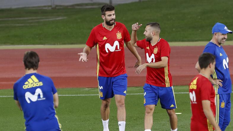 Gerard Pique španska nogometna reprezentanca Španija trening
