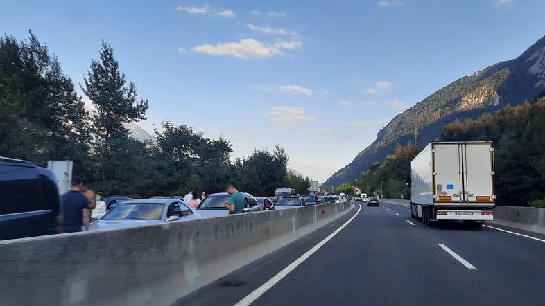 promet kolone gneča