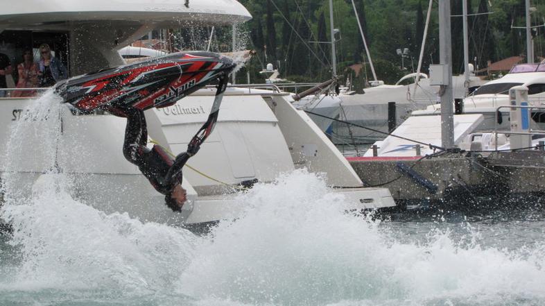 Skuterji na Internautici