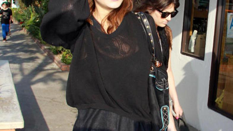 Če so govorice resnične, se bo Lindsay kmalu morala pozanimati, kdo je oče otrok