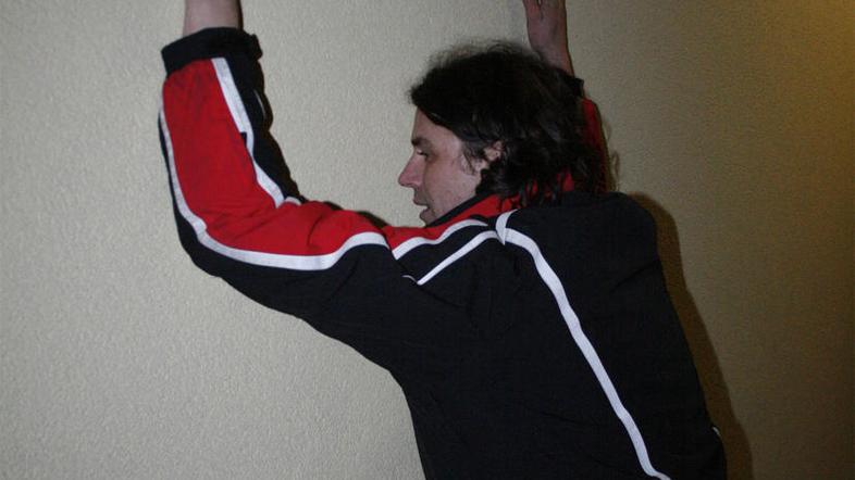 Dva dni po aretaciji nam je v Kranjski Gori pokazal, kako so ga vklenili policis