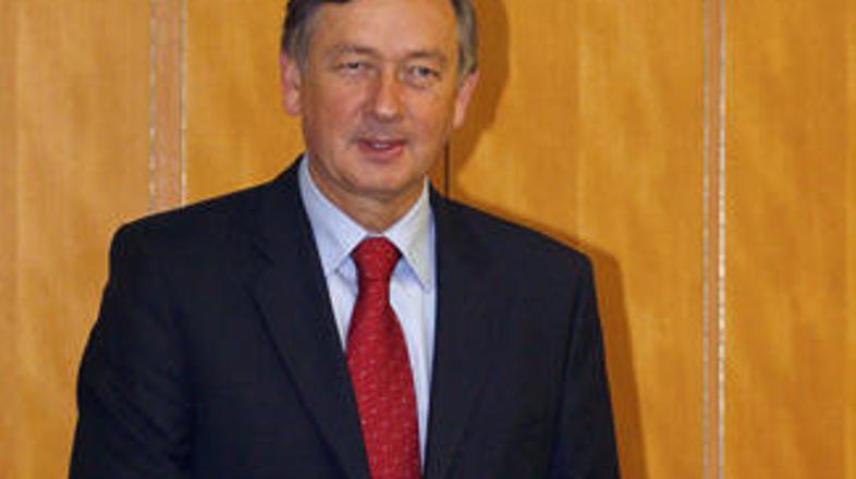 Kot je poudaril Türk, pa je bilo na nedavnih volitvah opaziti tudi določeno apat