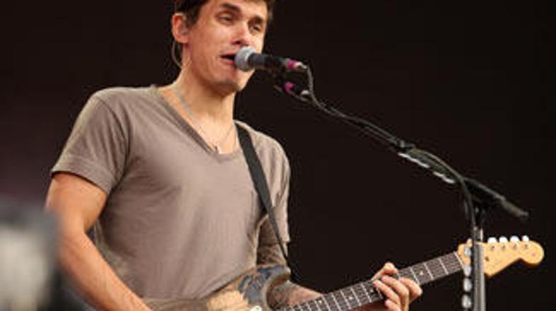 John bo zdaj pel tudi Taylor. (Foto: Flynet/JLP)