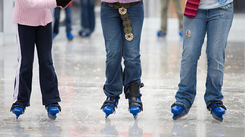 popoldanski drsalci na ledu