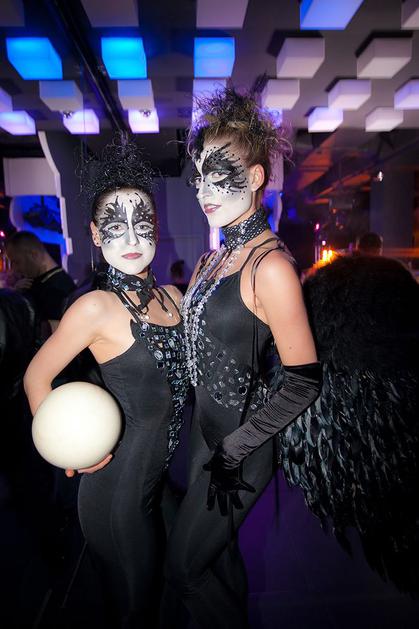 Atraktivne artistke Ambiental Performancesa (Foto: Klemen Kopitar)