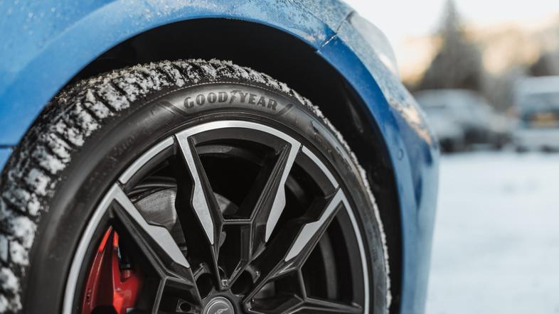 Goodyear UltraGrip Performance 3