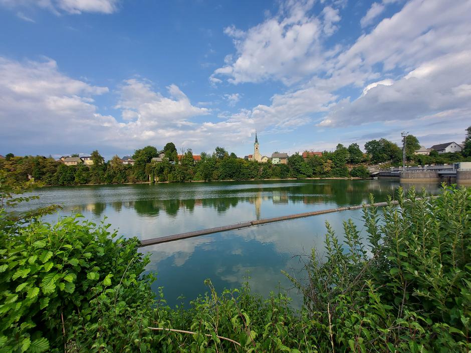 Trbojsko oz. Mavčiško jezero pred HE Mavčiče, reka Sava | Avtor: M. Ha.