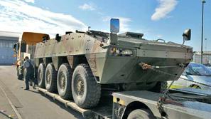 Vlada bo s tožbo zahtevala, da Patria vzame nazaj vseh 28 oklepnikov, ki so že v