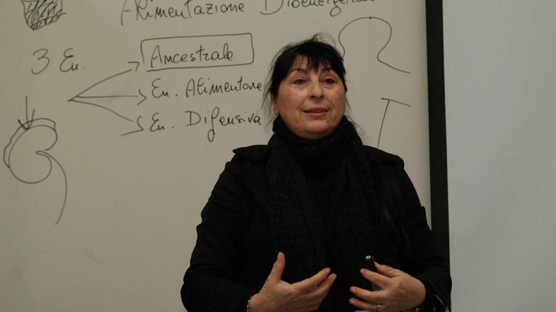 “Jejte, kar je jedla vaša nona, ko je bila majhna, in ne jejte po tem, ko pade t