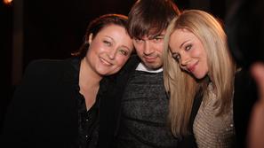 Režiserka Nataša Barbara Gračner (levo), Fotr Lado Bizovičar, žena Katarina Čas.