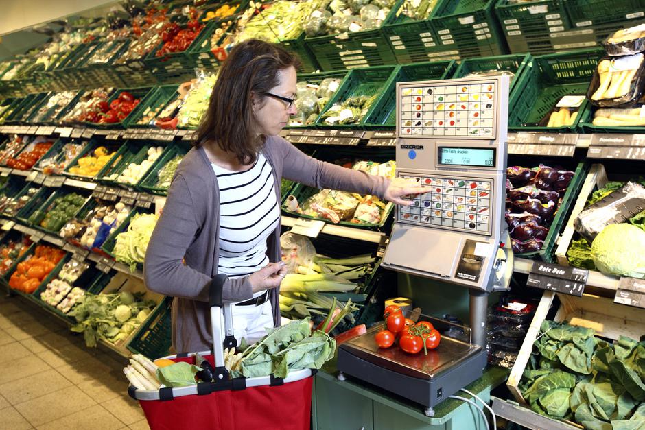 tehtanje trgovina sadje zelenjava tehtnica | Avtor: Profimedia