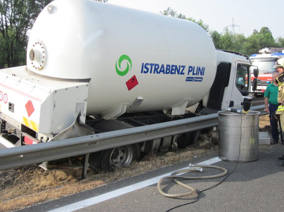 Nesreča cisterne med Domžalami in Šentjakobom