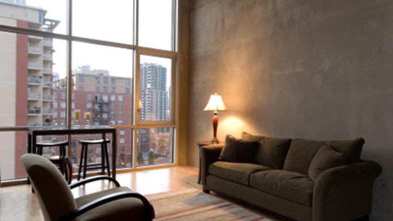 Nov pravilnik državi omogoča, da pozabljivce pri prijavljanju oseb in psov v sta