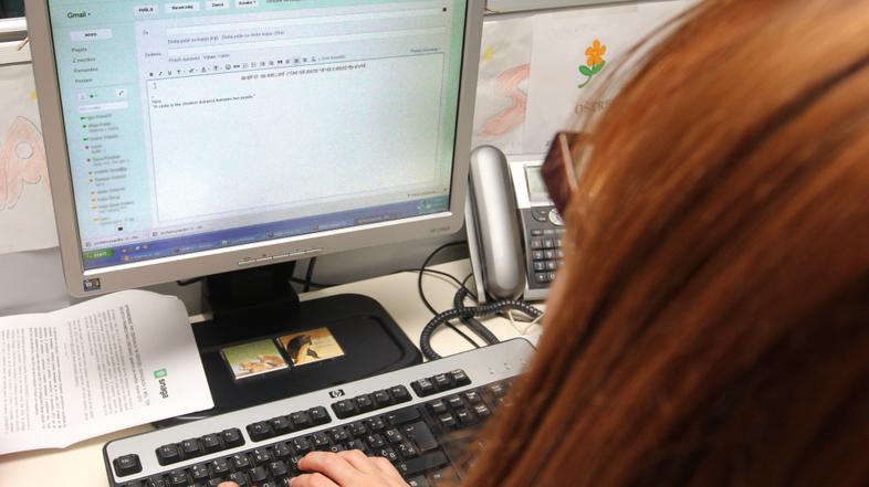 razno 28.03.13. mail, gmial, elektronska posta, racunalnik, foto: jaka dimc