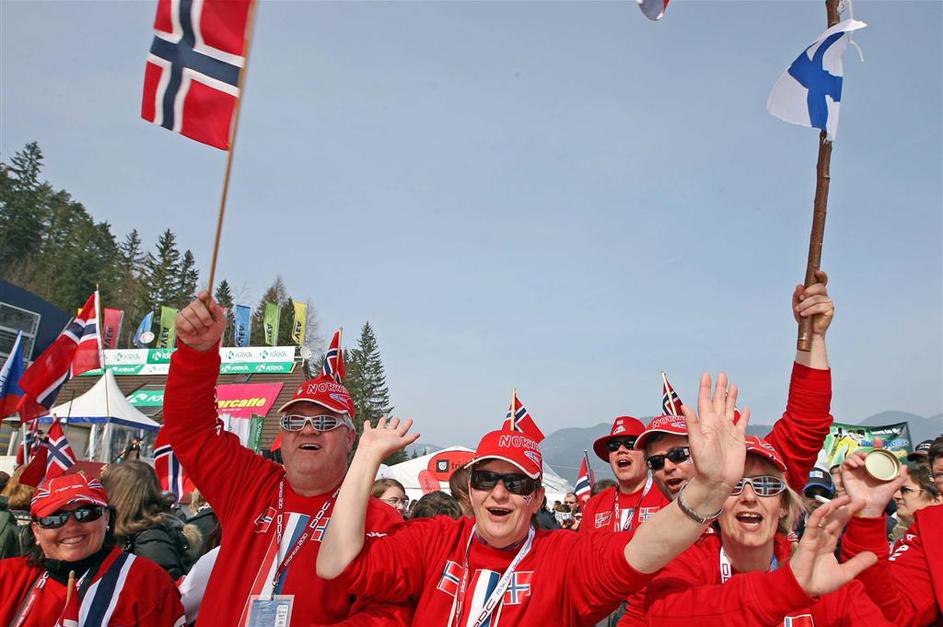 Planica poleti SP 2010 petek navijači
