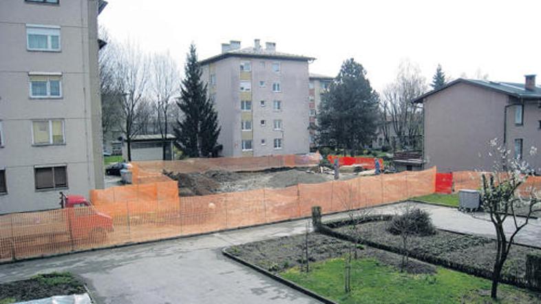 Zelenice se je med stanovalci blokov prijelo ime Pintarjevo.